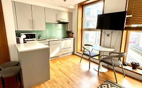 1 Bedroom In Piccadilly Circus St James Cov1