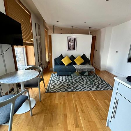 1 Bedroom In Piccadilly Circus St James Cov1 London Exterior photo