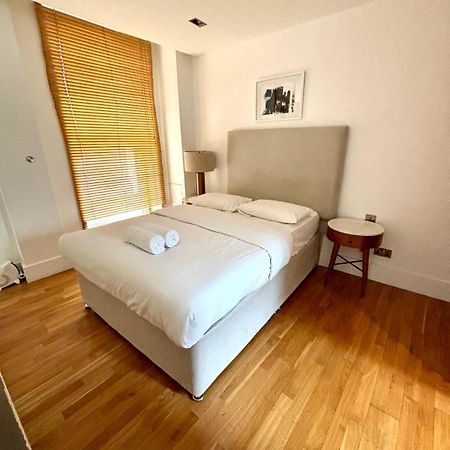 1 Bedroom In Piccadilly Circus St James Cov1 London Exterior photo