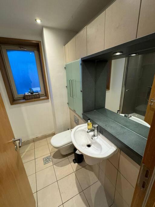 1 Bedroom In Piccadilly Circus St James Cov1 London Exterior photo